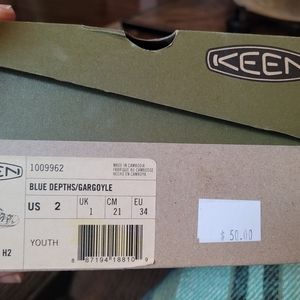 Youth size 2 navy blue keens